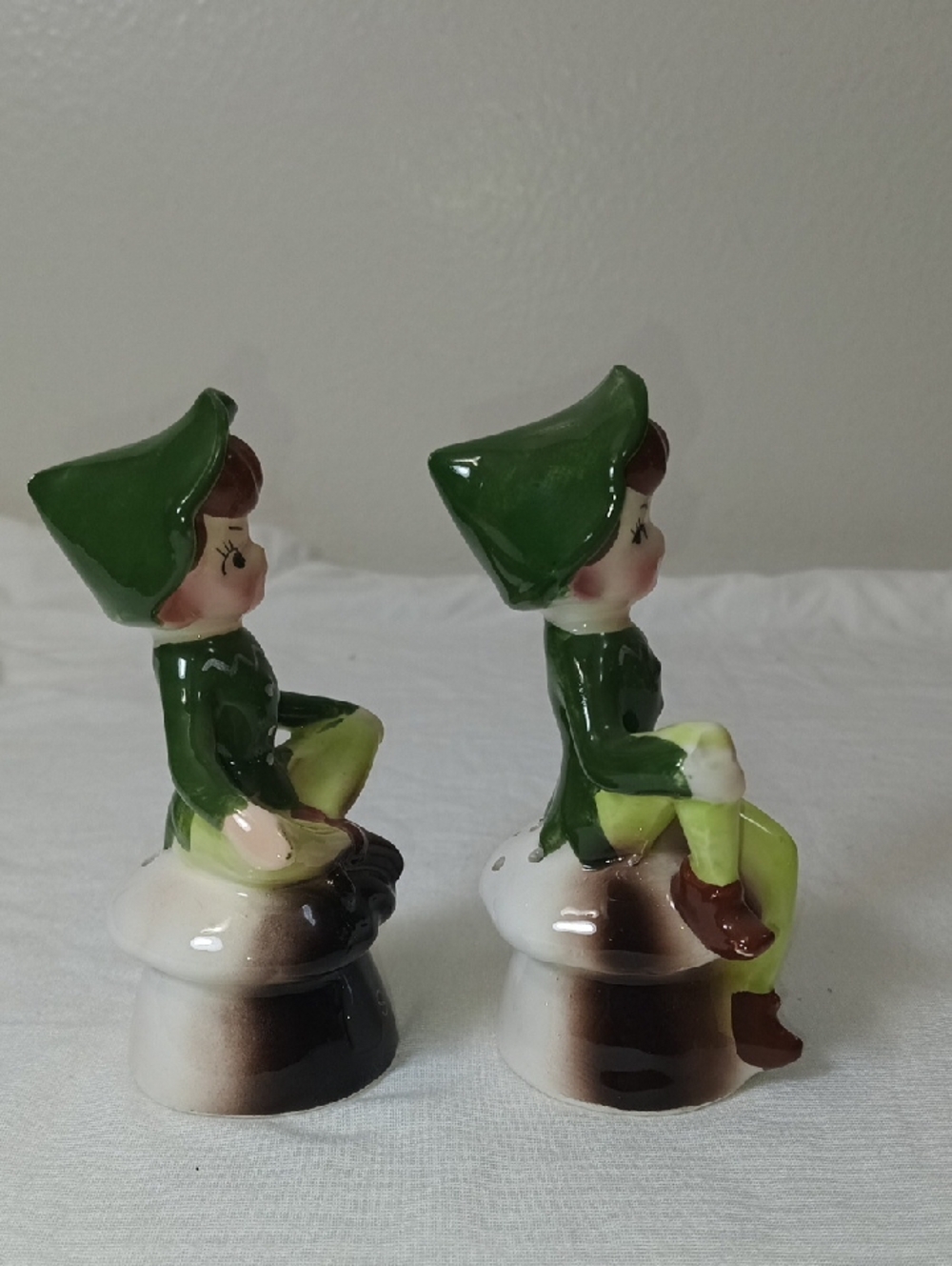 Vintage Enesco Pixie Elf Figurine Salt and Pepper Set - Picture 6 of 10